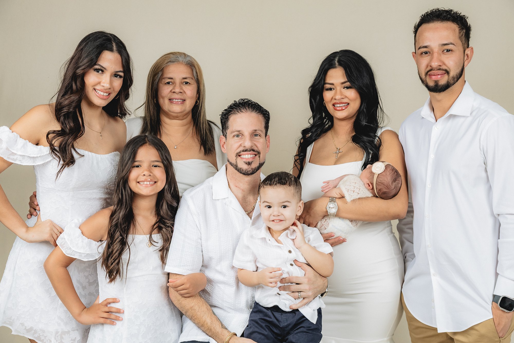 Extended multi-generational family portrait in white with newborn — IDTPhoto Chicagoland newborn photography